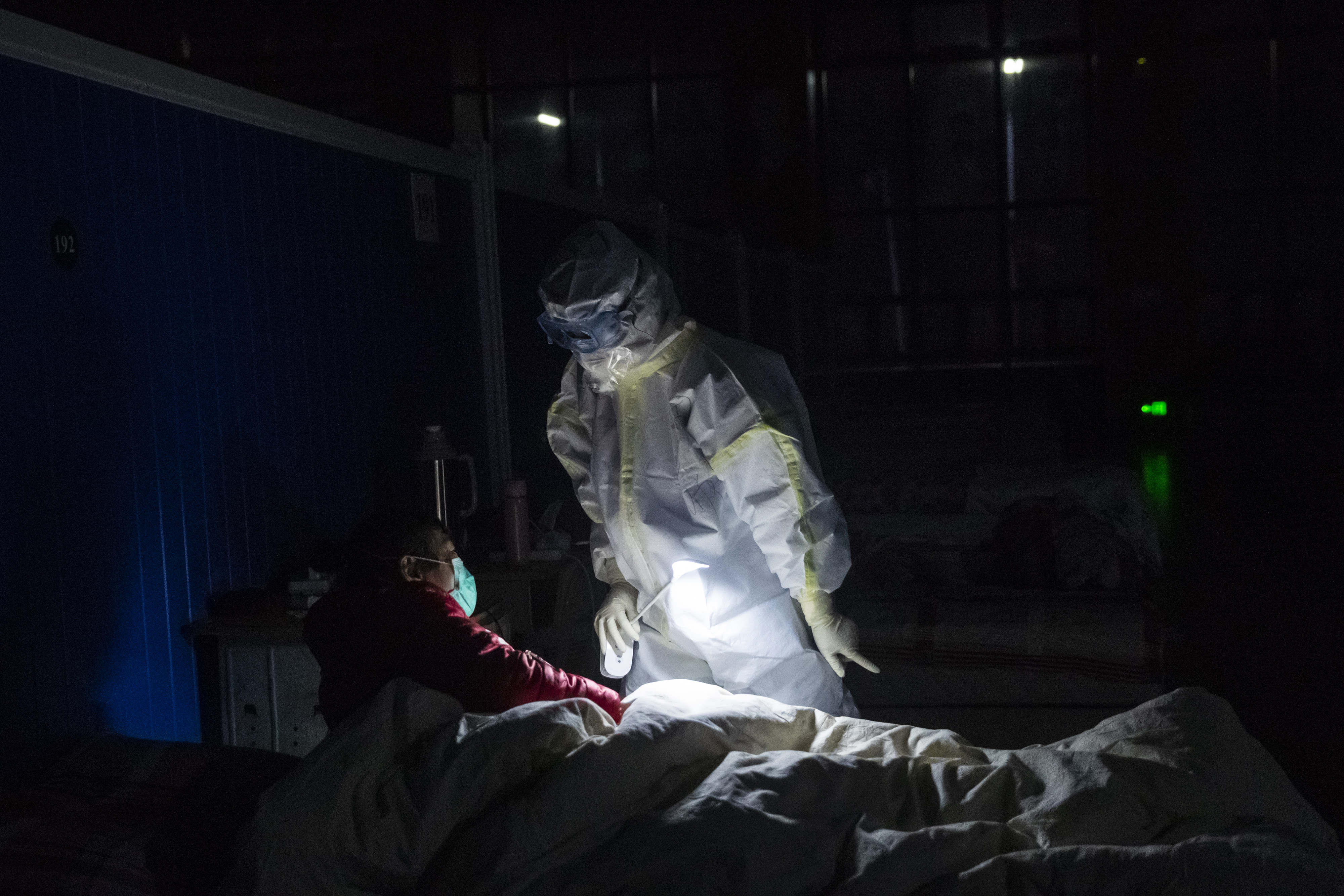 「新华社」最后的“方舱之夜”