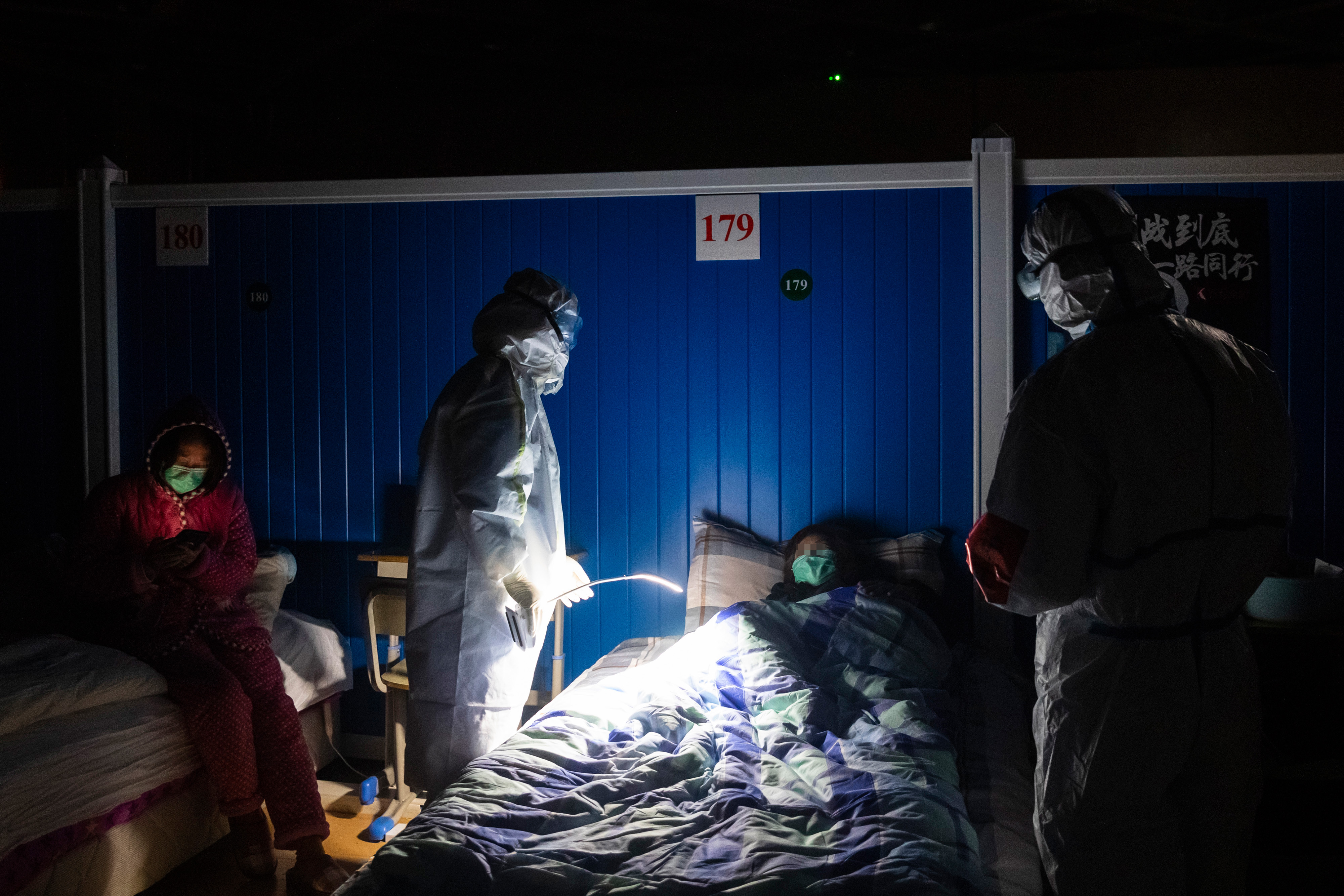 「新华社」最后的“方舱之夜”