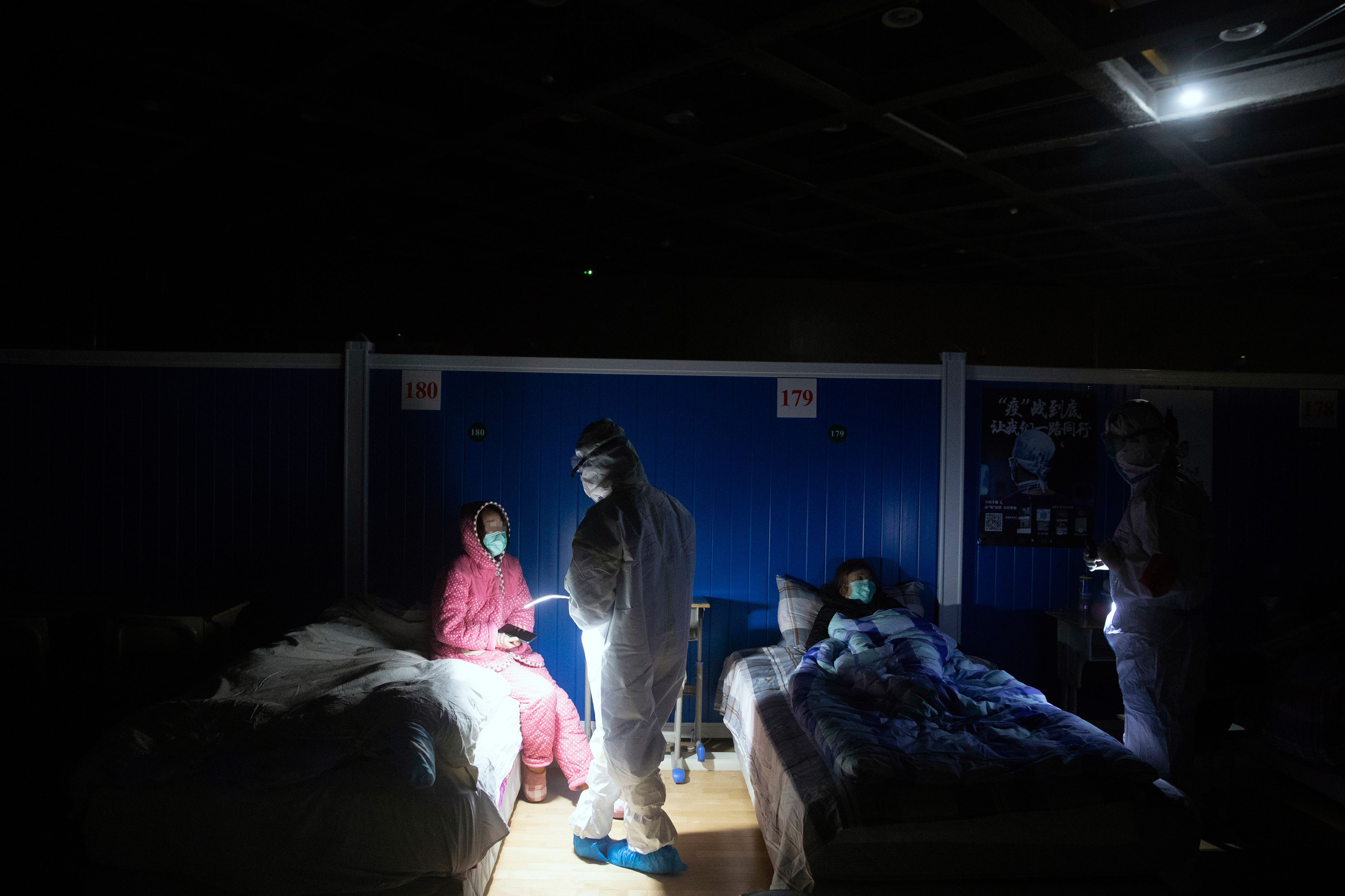 「新华社」最后的“方舱之夜”