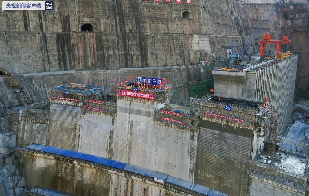 13个坝段浇筑到顶！世界在建最大水电站大坝正在冲刺建设