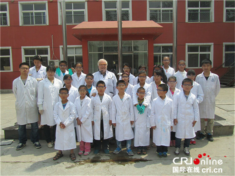【老外说·我与中国“十四五”】英国化学教授戴伟：与中国的合作也让外国科学家受益_fororder_3