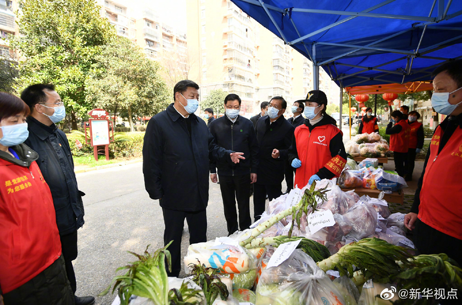 习近平深入武汉社区现场照片