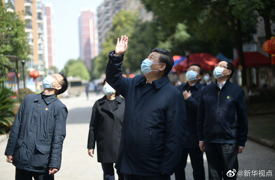 习近平深入武汉社区现场照片