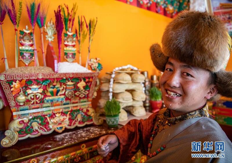 Mazauna birnin Shigatse na murna shiga sabuwar shekara bisa kalandar gargajiyarsu_fororder_1126983739_16106233555481n