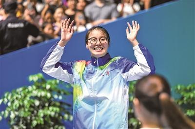 半个游泳国家队来了！学运会孙杨傅园慧人气高