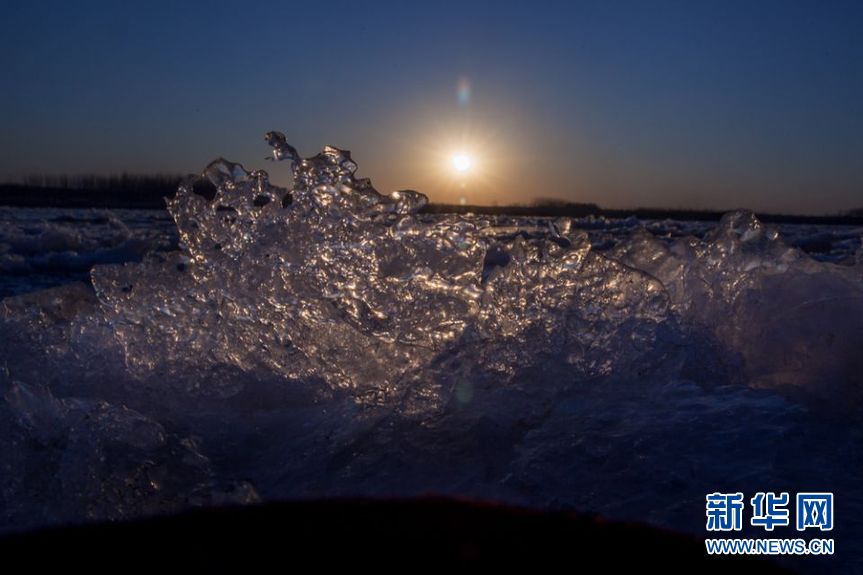 黄河下游山东段“冰雕画”