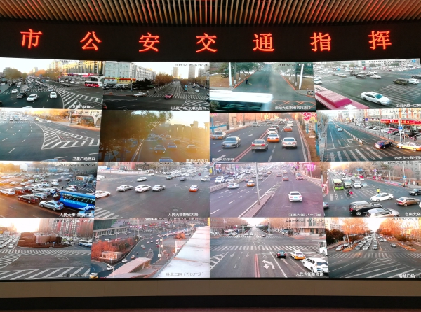 开学首日 长春早高峰提前半个小时 快速路车流量较大 开学首日 长春早高峰提前半个小时 快速路车流量较大