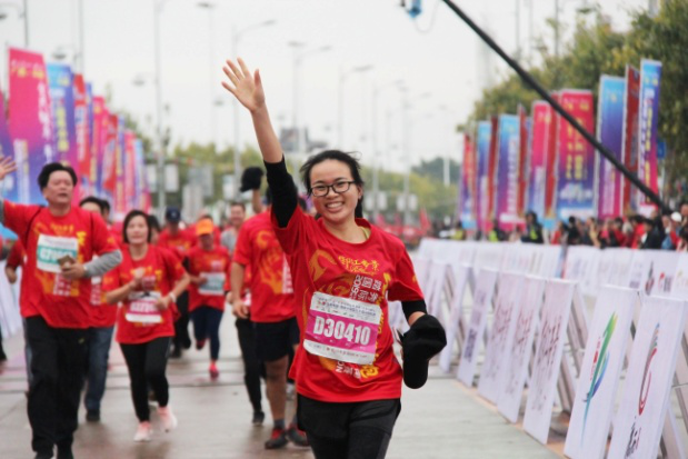 2019年“奔跑吧·广西”生态马拉松系列赛在贵港平南圆满收官