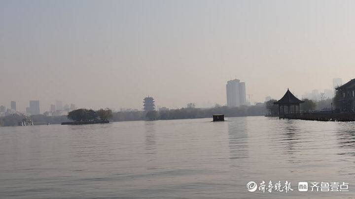 复航啦!天下第一泉景区游船项目恢复运行,大明湖又见画舫穿梭