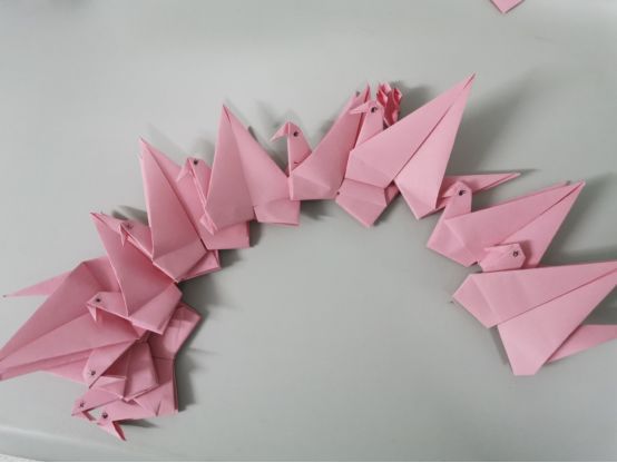 「中国军网」这个捧着“显微镜”工作的队员，在抗疫一线有首独特的《一二三四歌》