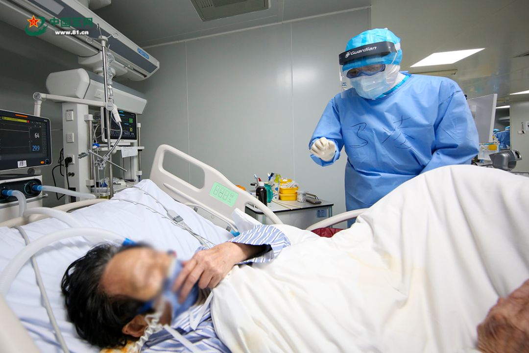 中国军网：一线抗疫群英谱｜马凌：为了你的安危，前进前进前进