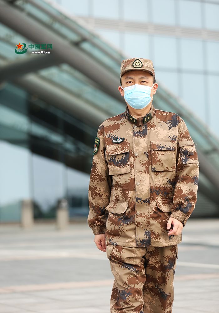 中国军网：一线抗疫群英谱｜马凌：为了你的安危，前进前进前进