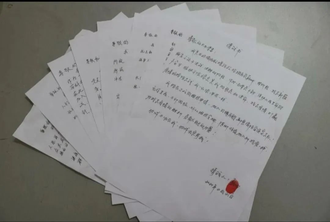 国际在线@“三种”守护色“战疫”一家人