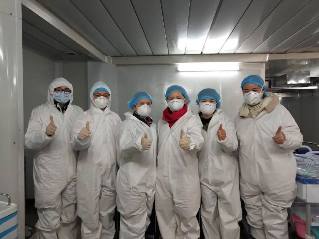 「解放军报」战“疫”夫妻档：让我们一起守护我们的武汉！