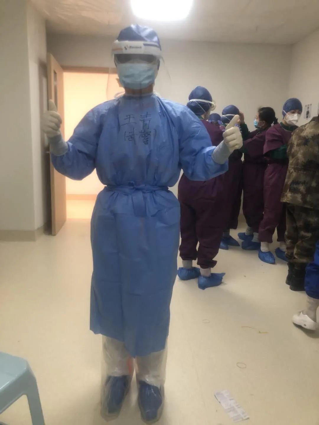 「解放军报」战“疫”夫妻档：让我们一起守护我们的武汉！