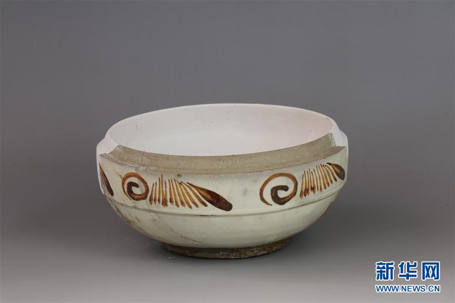新华网■山西吕梁首次考古发现北宋“柿色彩”瓷器