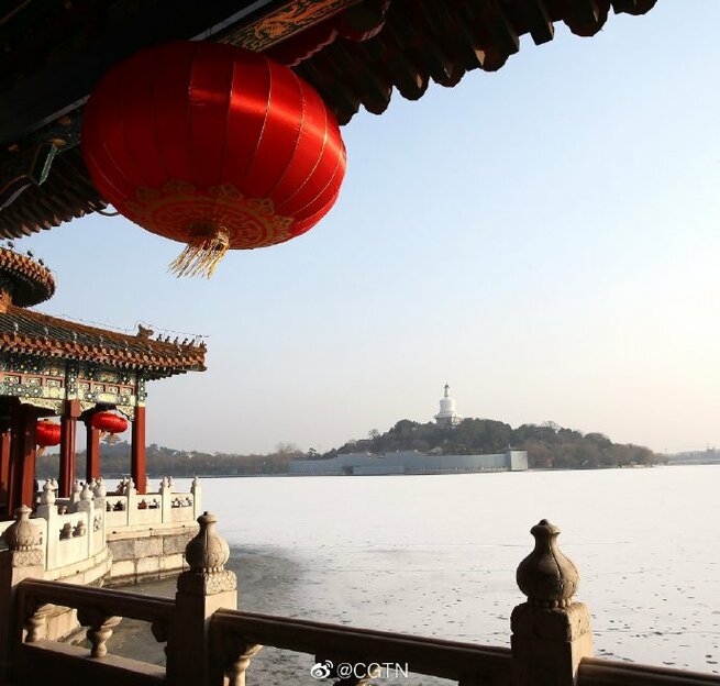 赤いちょうちんで春節をお迎え_fororder_1-2