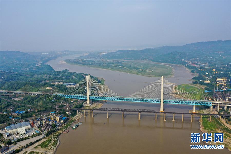 重庆首座长江大桥“退役”