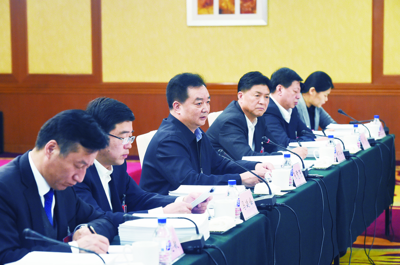 王君正到长春市十五届人大三次会议南关代表团参加分组审议
