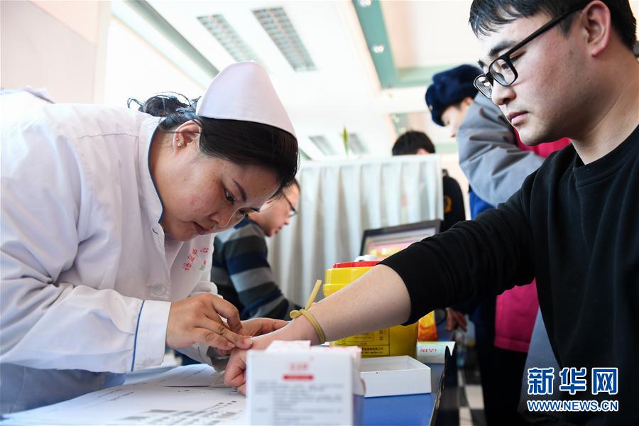 内蒙古锡林郭勒：志愿献血 救助伤者
