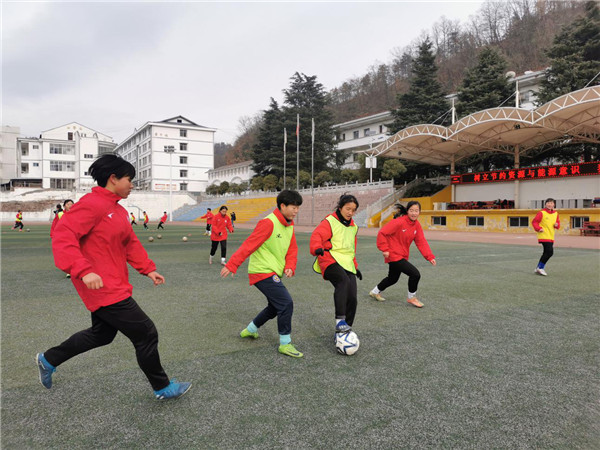 汉中市留坝县：“校园足球”让梦想照进现实