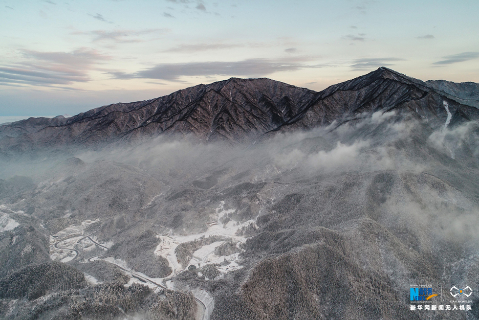 安徽金竹坪村:冰雪大别山