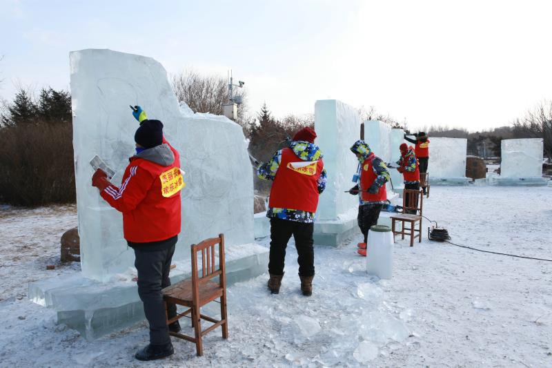 首届“美丽长春 欢乐冰雪”趣味冰雕赛盛大启幕