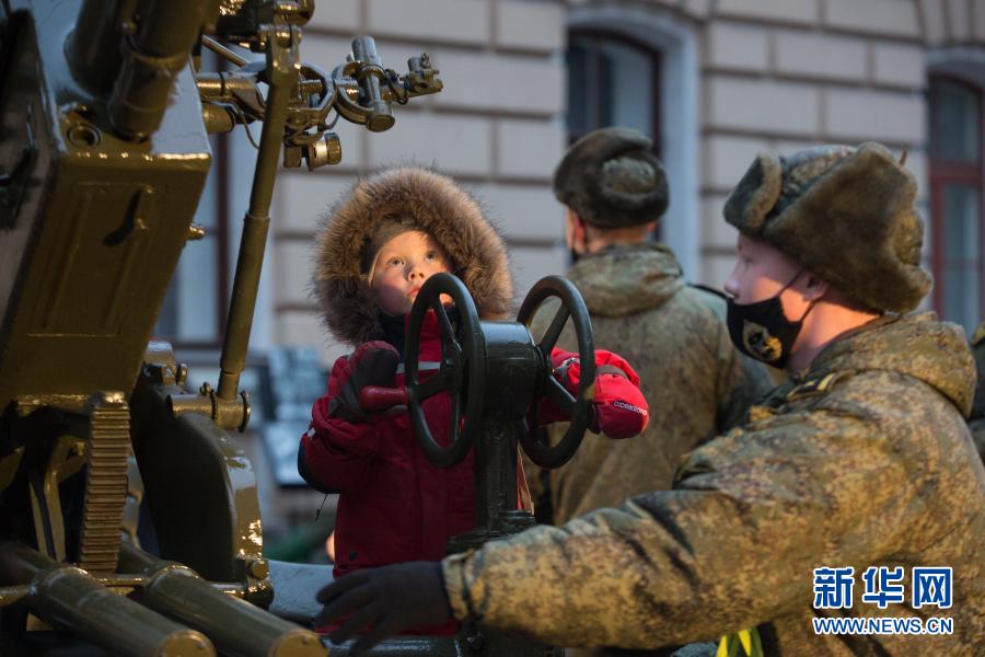俄罗斯举行“900日夜”展不忘列宁格勒围困岁月