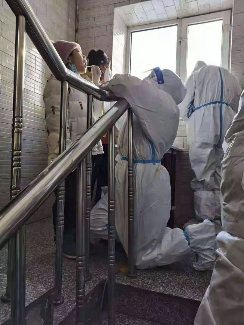 ภาพชวนอบอุ่นหัวใจจากงานตรวจป้องกันโควิดระบาด_fororder_WechatIMG44