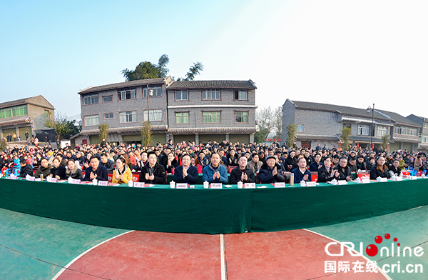 图片默认标题_fororder_3沿滩区“党旗招展·返乡发展季”启动仪式现场（摄影-廖志全）