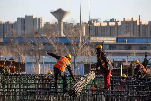 北京市丰台区15个在建项目春节不停工 暖心举措确保建筑工人就地过好年