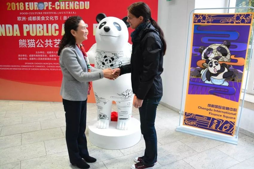 （导航成都）熊猫妹妹“福凤”：回家的感觉真好！