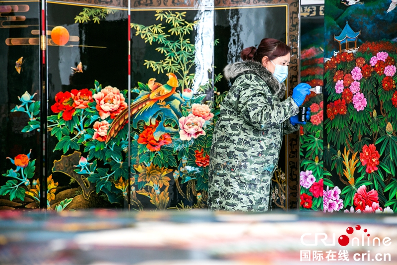 贵州大方:漆器传承民族文化(组图)