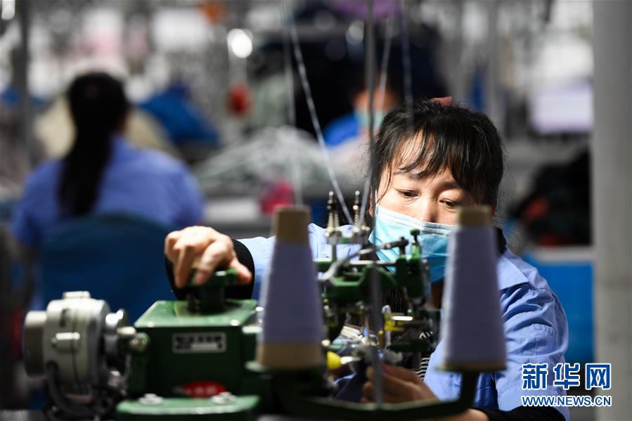 【新华网】内蒙古鄂尔多斯：复工复产 赶制订单