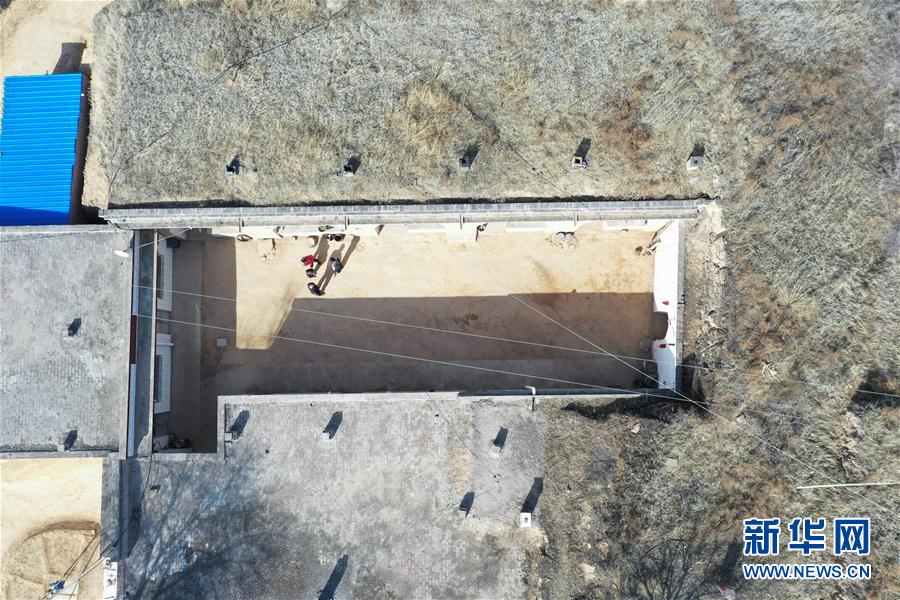 「新华网」内蒙古：窑洞里的网络课