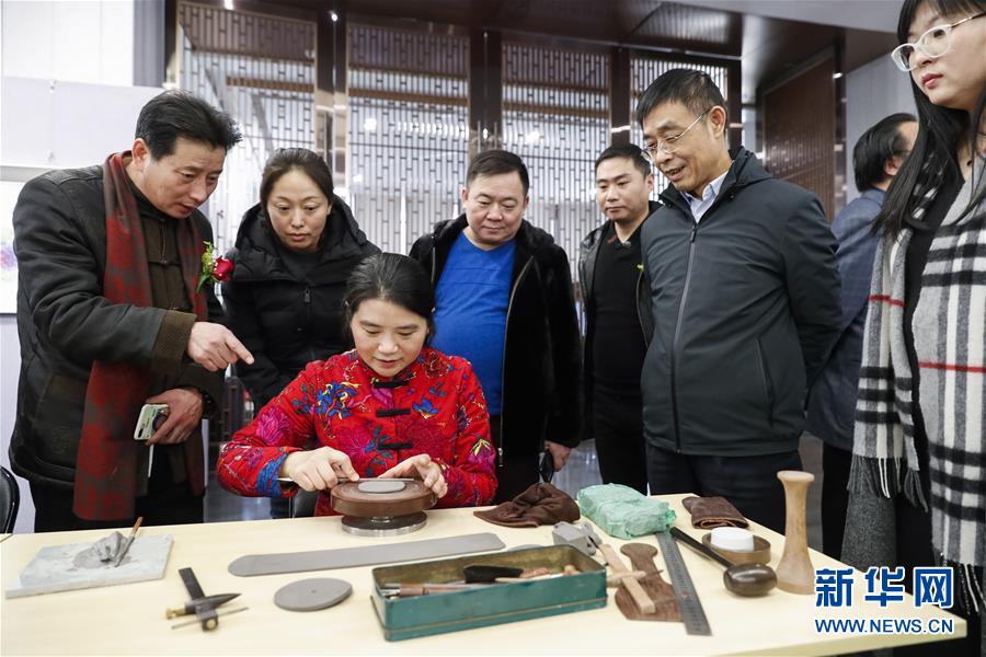 “瓷乐陶陶”景德镇宜兴艺术家作品联展在京开幕