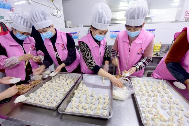 【中国文明网】他们每天都收到不重样的宵夜 背后的故事是这样的