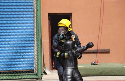 【追梦火焰蓝】仅有一个篮球场训练，这支消防队如何守卫武汉最繁华地带