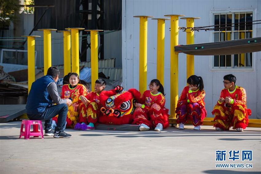 Warisan Kebudayaan  Non Material Barongsai Yunan Tiongkok_fororder_ws10