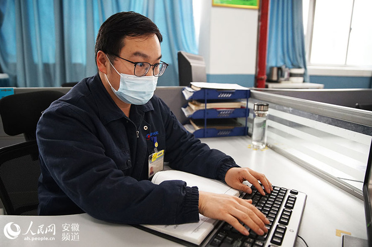【新春走基层】合肥打工者：过年不回家，工厂也是“家”