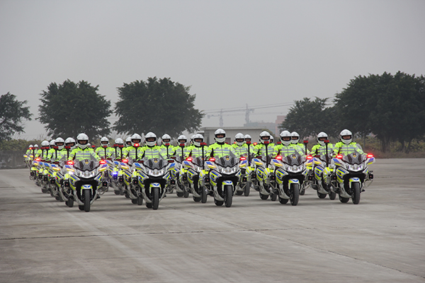 图片默认标题_fororder_“盐都铁骑”惊艳亮相（摄影-杨梦婧）