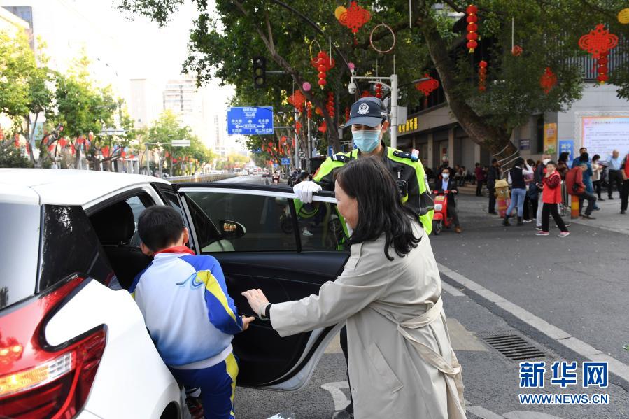 福建福州:为开学保驾护航