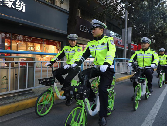 （B  平安江苏列表 三吴大地常州 移动版）常州市交警支队开展绿色骑行活动 推进道路交通精细化管理