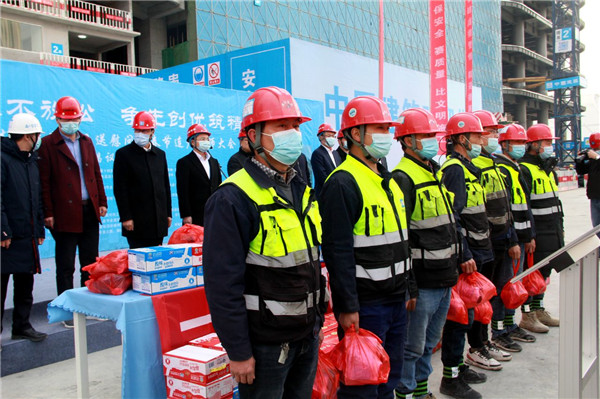 保障十四运 陕西国际体育之窗项目近400名建设者过年不回家