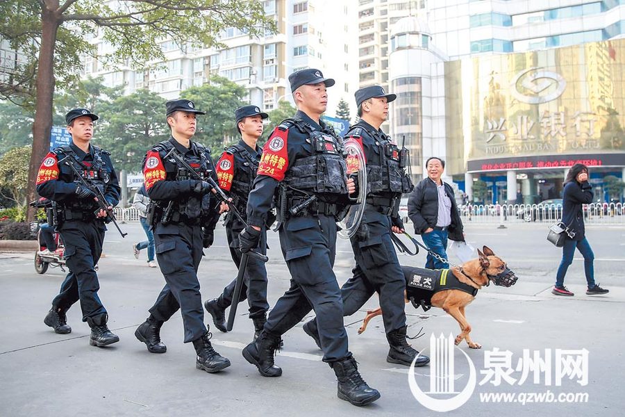 【焦点图】【泉州】【移动版】【Chinanews带图】泉州：武装巡逻 守护平安