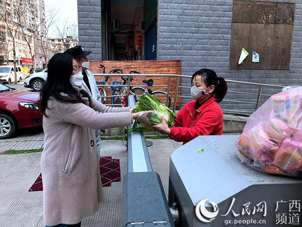 暖心！广西河池优质蔬菜直达武汉小区