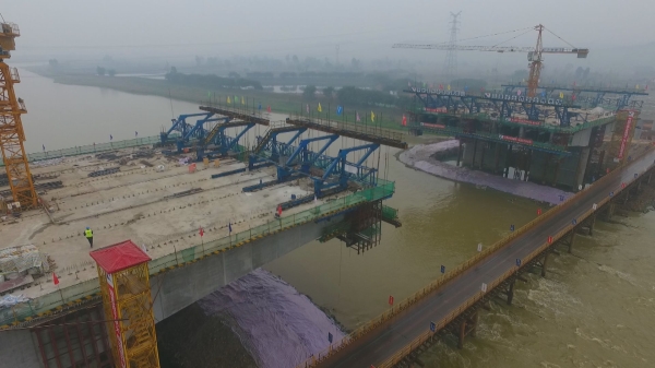 图片默认标题_fororder_牧马段府河大桥建设现场