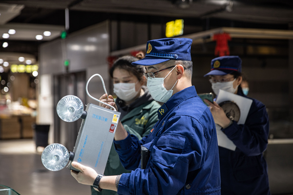 【人民网】湖北消防为复工复产企业提供“3.15”消防产品监督服务