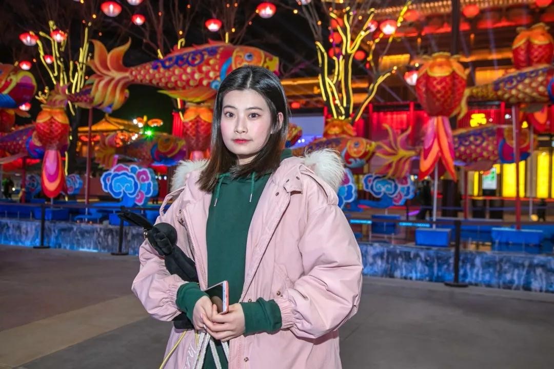 邂逅美景 西安大学生为大唐不夜城点赞 邂逅美景 西安大学生为大唐不夜城点赞
