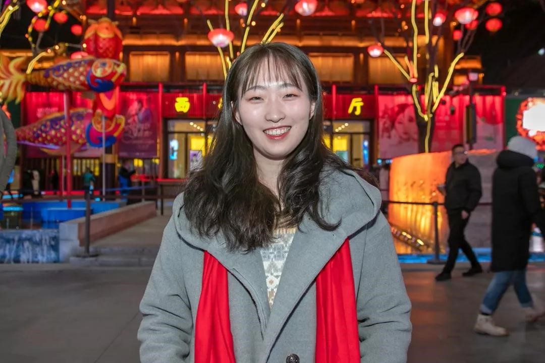 邂逅美景 西安大学生为大唐不夜城点赞 邂逅美景 西安大学生为大唐不夜城点赞